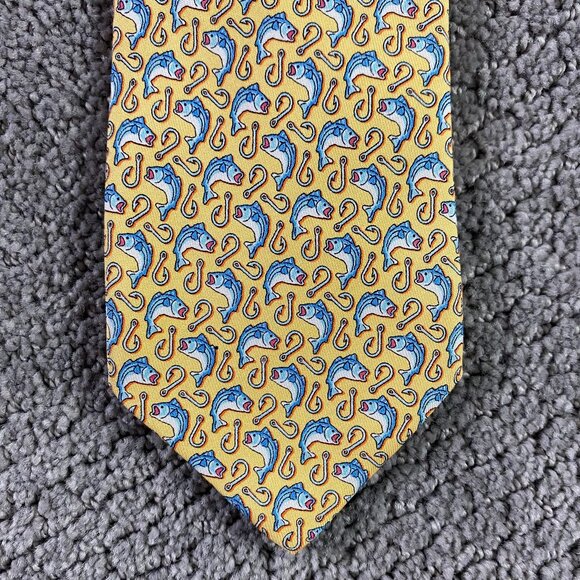 Vineyard Vines Other - Vineyard Vines Necktie Tie Fish Hook Fishing Print Silk Made in the USA